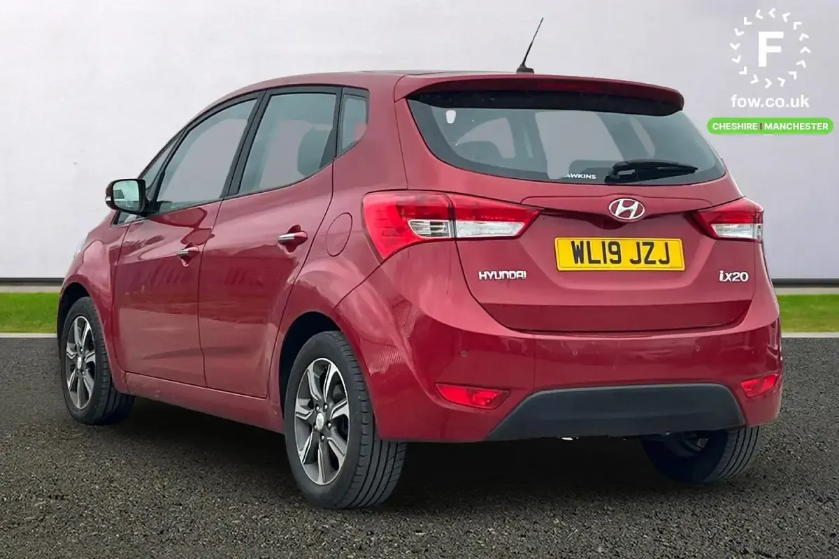 Used Hyundai i20 SE 125 HP (91 kW) 2019 Red Hatchback