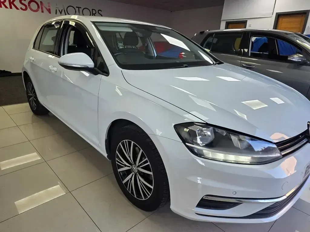 Used VW Golf VII SE 115 HP (84 kW) 2018 White Hatchback