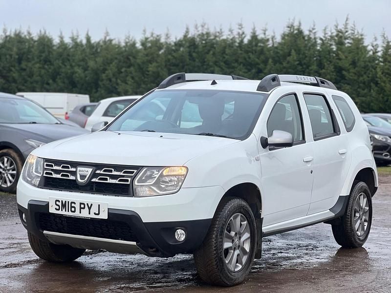 Used Dacia Duster Lauréate 2016 White SUV