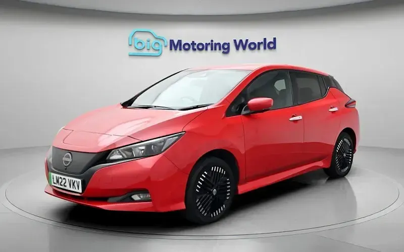 Used Nissan Leaf N-Connecta 160 kW (218 HP) 2022 Red Hatchback
