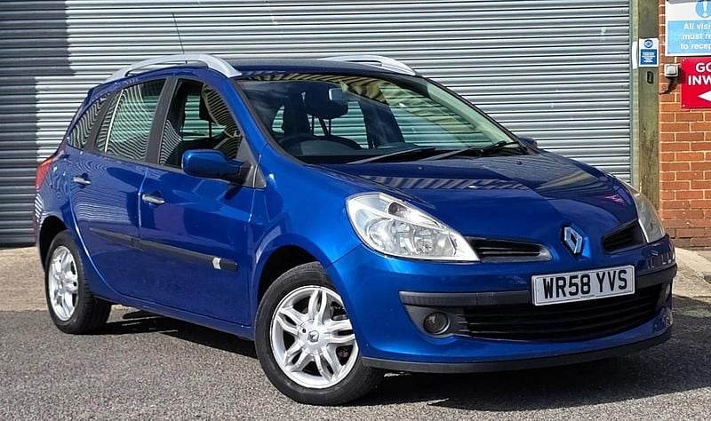 Blue Used 2009 Renault Clio GrandTour Dynamique Estate | £1,995 (Good price) - Image 1/4
