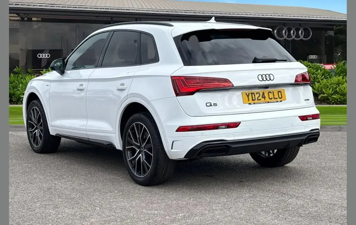 Used Audi Q5 Black Edition 268 HP (197 kW) 2024 White SUV