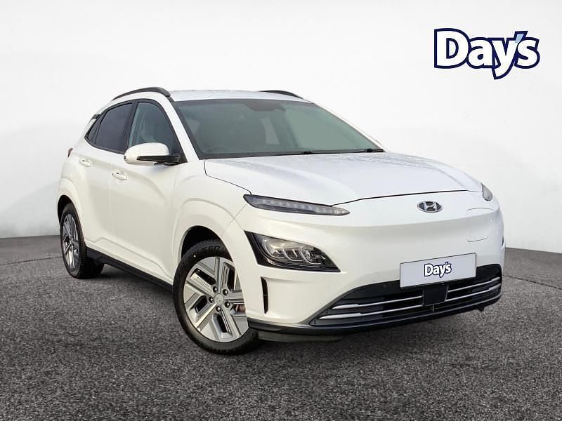 White Used 2021 Hyundai Kona Premium SUV | £13,999 (Fair price) - Image 1/4