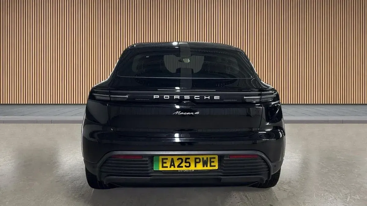 Used Porsche Macan 300 kW (408 HP) 2025 Black SUV