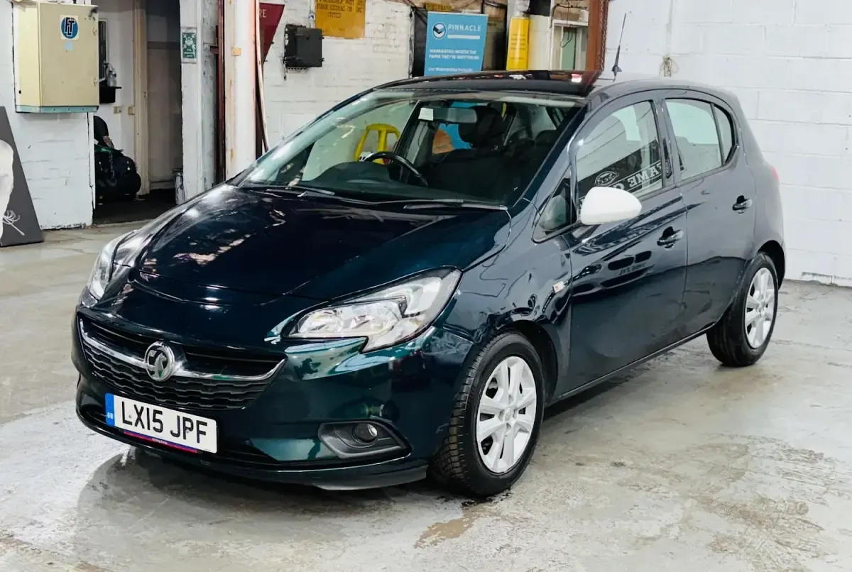 Used Vauxhall Corsa Design Edition 90 HP (66 kW) 2015 Green Hatchback