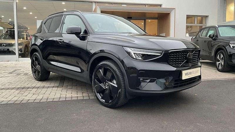 Black Used 2025 Volvo XC40 Plus SUV | £36,450 (Expensive) - Image 1/4