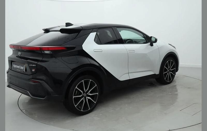 Used Toyota C-HR Sport 220 HP (161 kW) 2024 White SUV