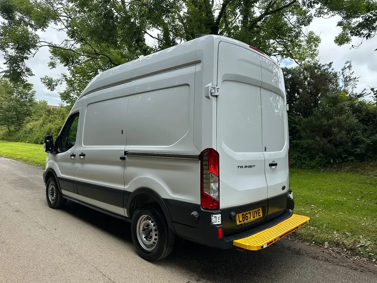 Used Ford Transit 130 HP (95 kW) 2018 White Van