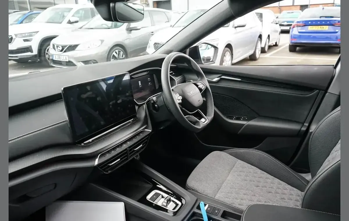 Used Skoda Octavia SportLine 147 HP (108 kW) 2025 Silver Estate
