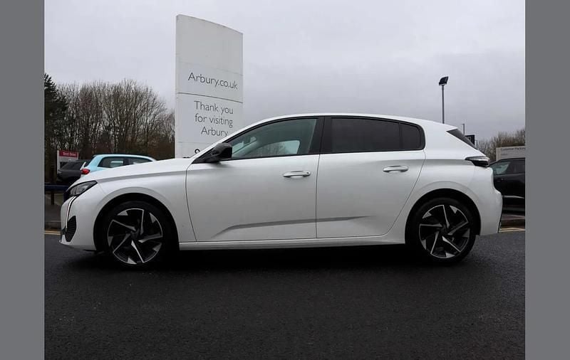 Used Peugeot 308 Allure Premium 130 HP (95 kW) 2022 White Hatchback