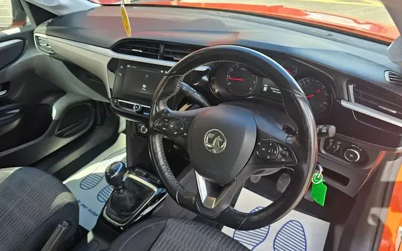 Second-hand Vauxhall Corsa S 101 CP (74 kW) 2021 Portocaliu Hatchback