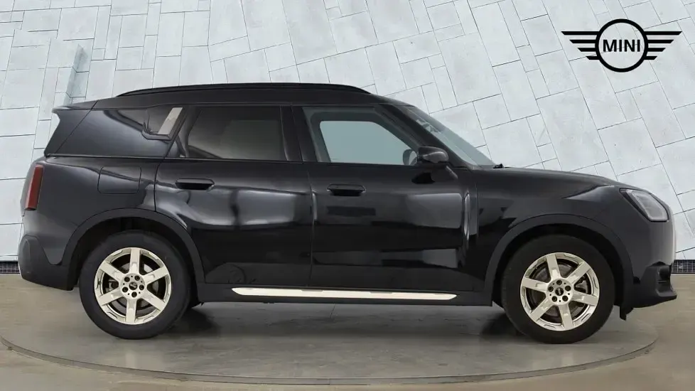 Used Mini Countryman 215 HP (158 kW) 2024 Black SUV