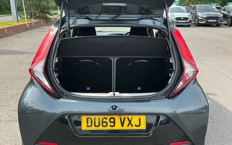 Used Toyota Aygo Trend 72 HP (52 kW) 2020 Grey Hatchback