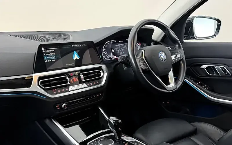 Used BMW 330e Sport Line 292 HP (214 kW) 2022 Black Estate