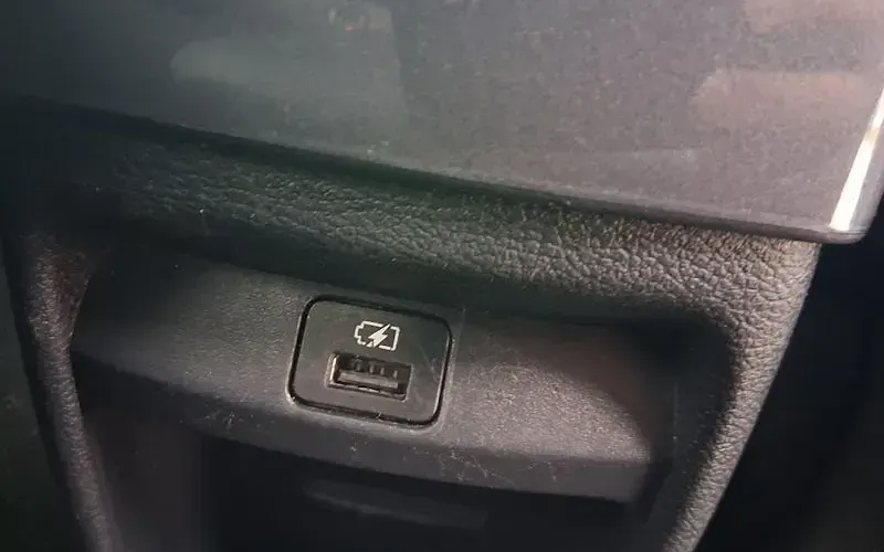 Used Nissan Juke N-Connecta 114 HP (83 kW) 2025 Silver SUV