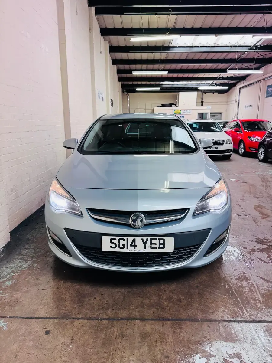 Used Vauxhall Astra SRi 2014 Silver Hatchback