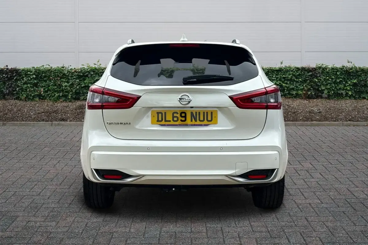 Used Nissan Qashqai Tekna+ 160 HP (117 kW) 2019 White SUV