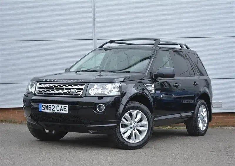 Used Land Rover Freelander 2 HSE 190 HP (139 kW) 2012 Santorini black SUV