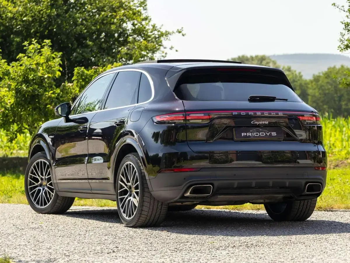 Used Porsche Cayenne 462 HP (339 kW) 2021 Black SUV