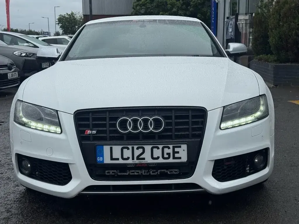 Used Audi S5 Sportback Design 333 HP (244 kW) 2012 White Hatchback