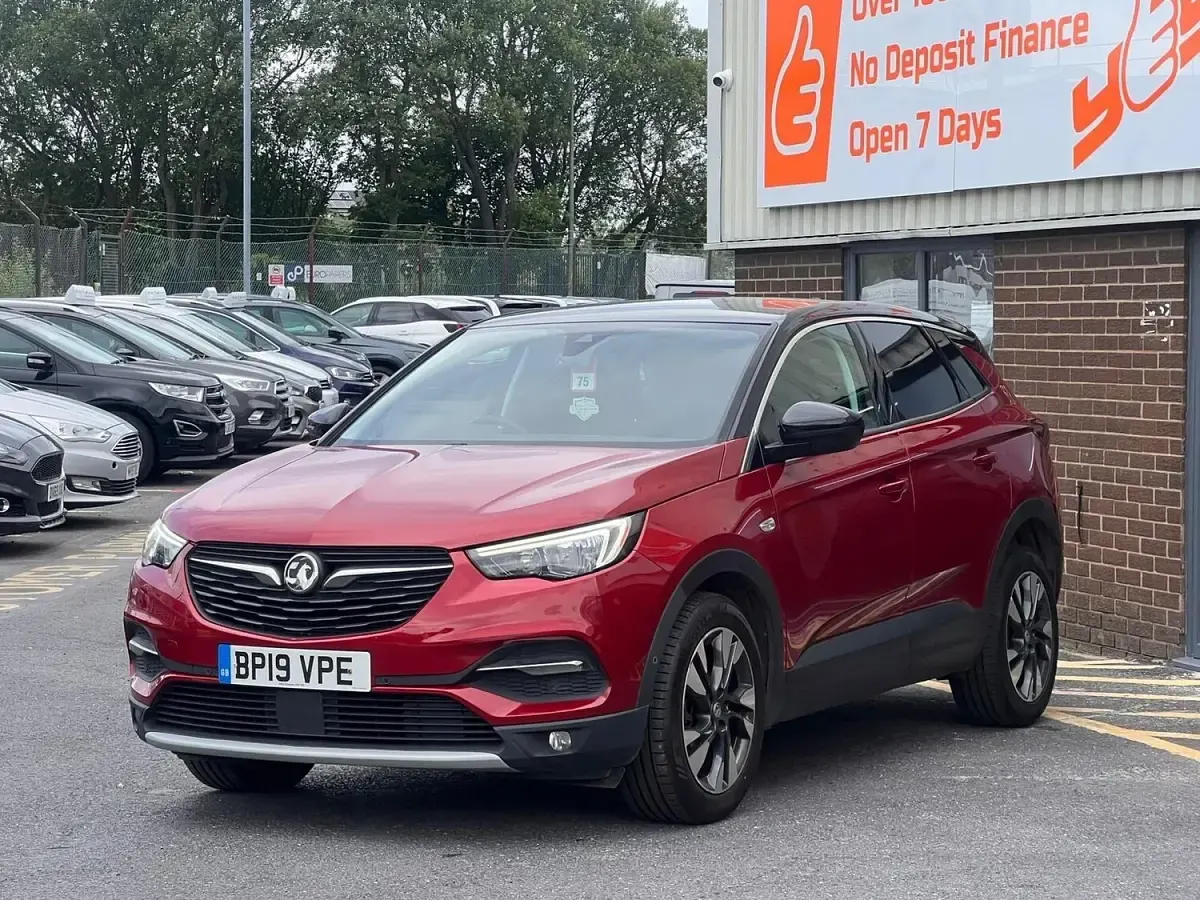 Used Vauxhall Grandland X Sport 130 HP (95 kW) 2019 Red SUV