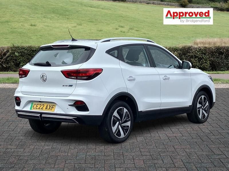 Used MG ZS Trophy 130 kW (177 HP) 2022 White SUV