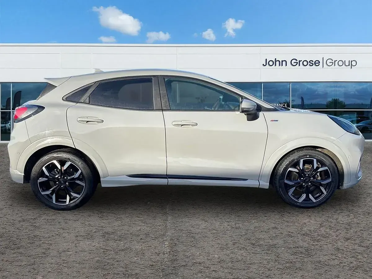 Begagnad Ford Puma ST-Line X 2023 Grå Halvkombi