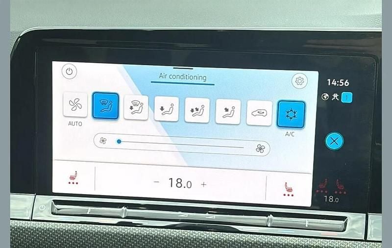 Second-hand VW Golf VIII Black Edition 190 CP (139 kW) 2024 Alb Hatchback