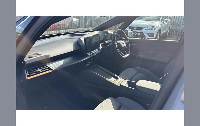 Usado Cupra Born e-Boost 169 kW (230 HP) 2023 Cinzento Citadino