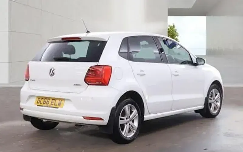 Used VW Polo Match 60 HP (44 kW) 2016 White Hatchback