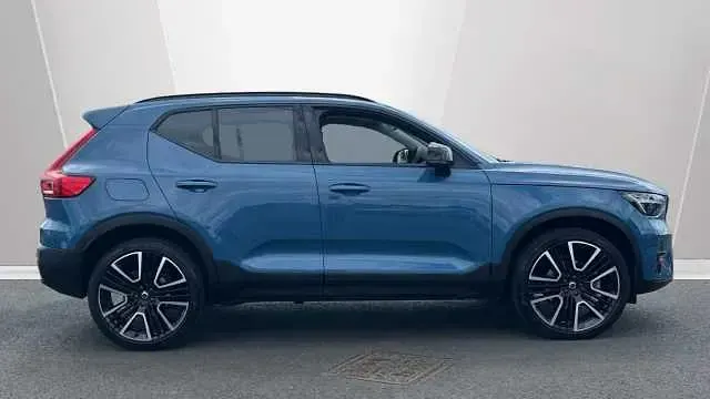 Used Volvo XC40 Ultra 194 HP (142 kW) 2024 Blue SUV