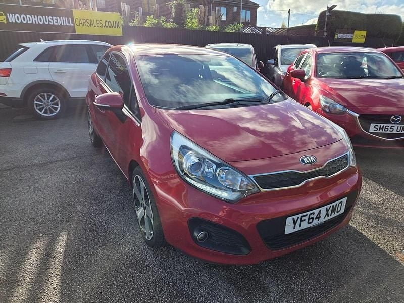 Red Used 2014 Kia Rio Hatchback | £4,000 (A bit pricey) - Image 1/4