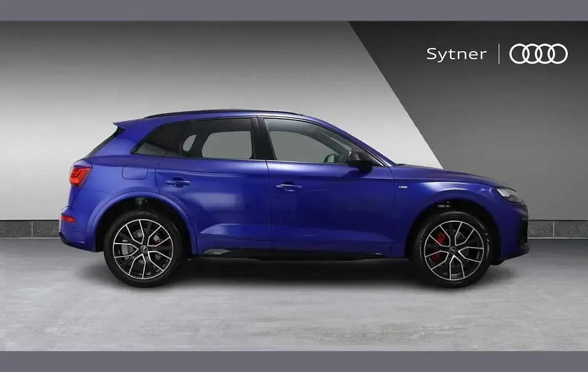 Used Audi Q5 Comfort 261 HP (191 kW) 2022 Blue SUV