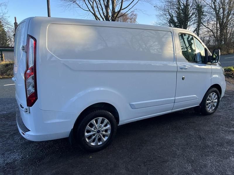 Used Ford Transit Custom Limited 130 HP (95 kW) 2021 White Van