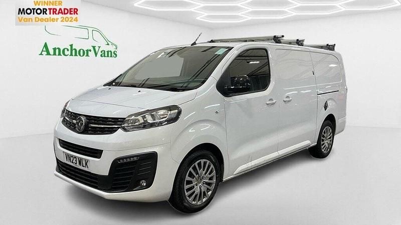 Used Vauxhall Vivaro 100 HP (73 kW) 2023 White MPV