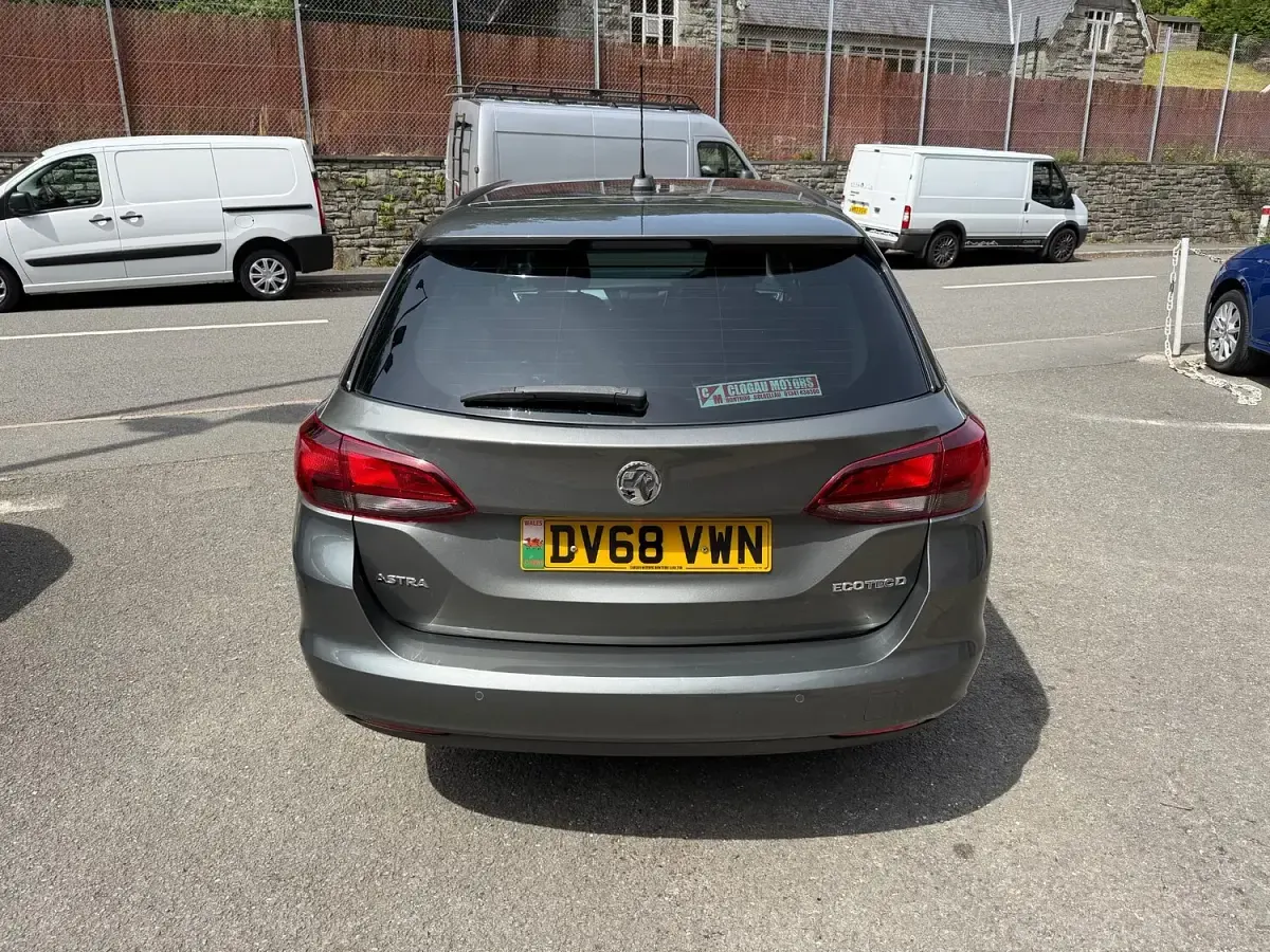 Used Vauxhall Astra 110 HP (80 kW) 2019 Grey Estate