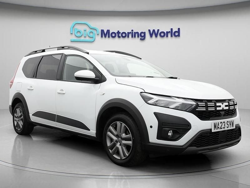 White Used 2023 Dacia Jogger Expression MPV | £14,000 (Good price) - Image 1/4