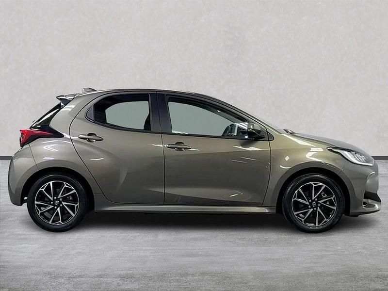 Used Toyota Yaris Hybrid Design 116 HP (85 kW) 2023 Bronze Hatchback