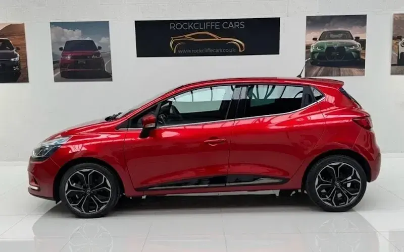 Usado Renault Clio IV Iconic 90 HP (66 kW) 2019 Vermelho Citadino