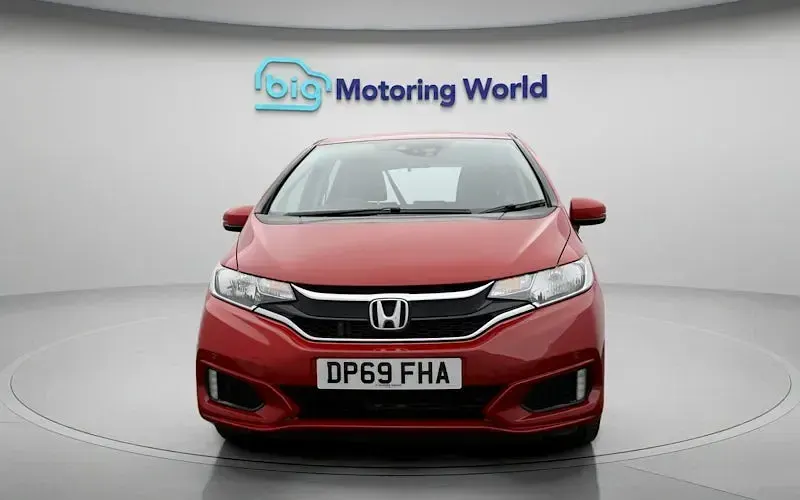 Used Honda Jazz SE 102 HP (75 kW) 2019 Red Hatchback