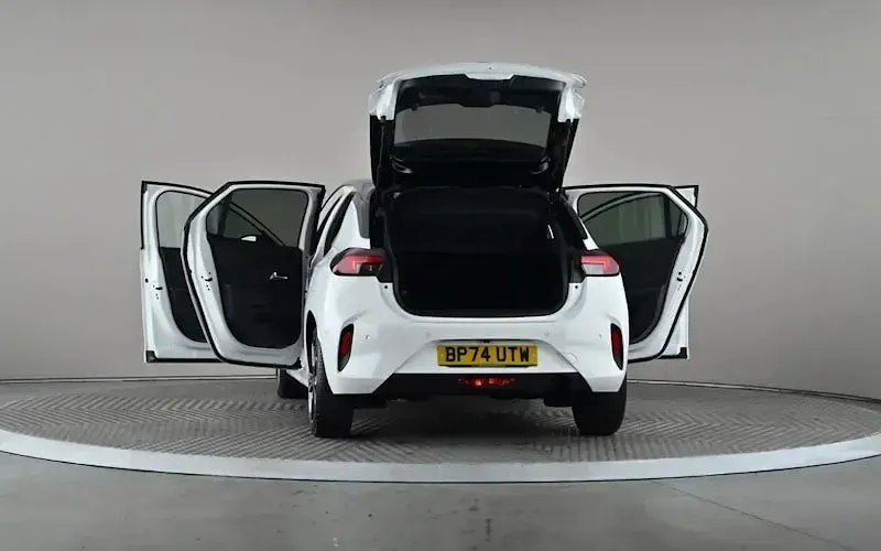 Used Vauxhall Corsa 75 HP (55 kW) 2024 White Hatchback