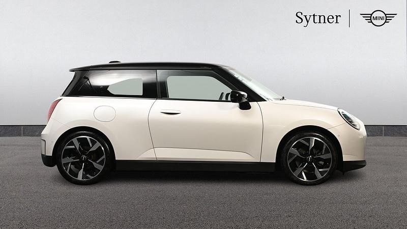 Used Mini Cooper SE Hatch 158 kW (215 HP) 2024 White Hatchback