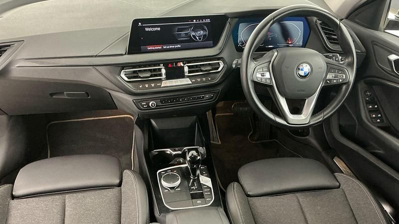 Used BMW 118 Sport Line 134 HP (98 kW) 2022 Black Hatchback