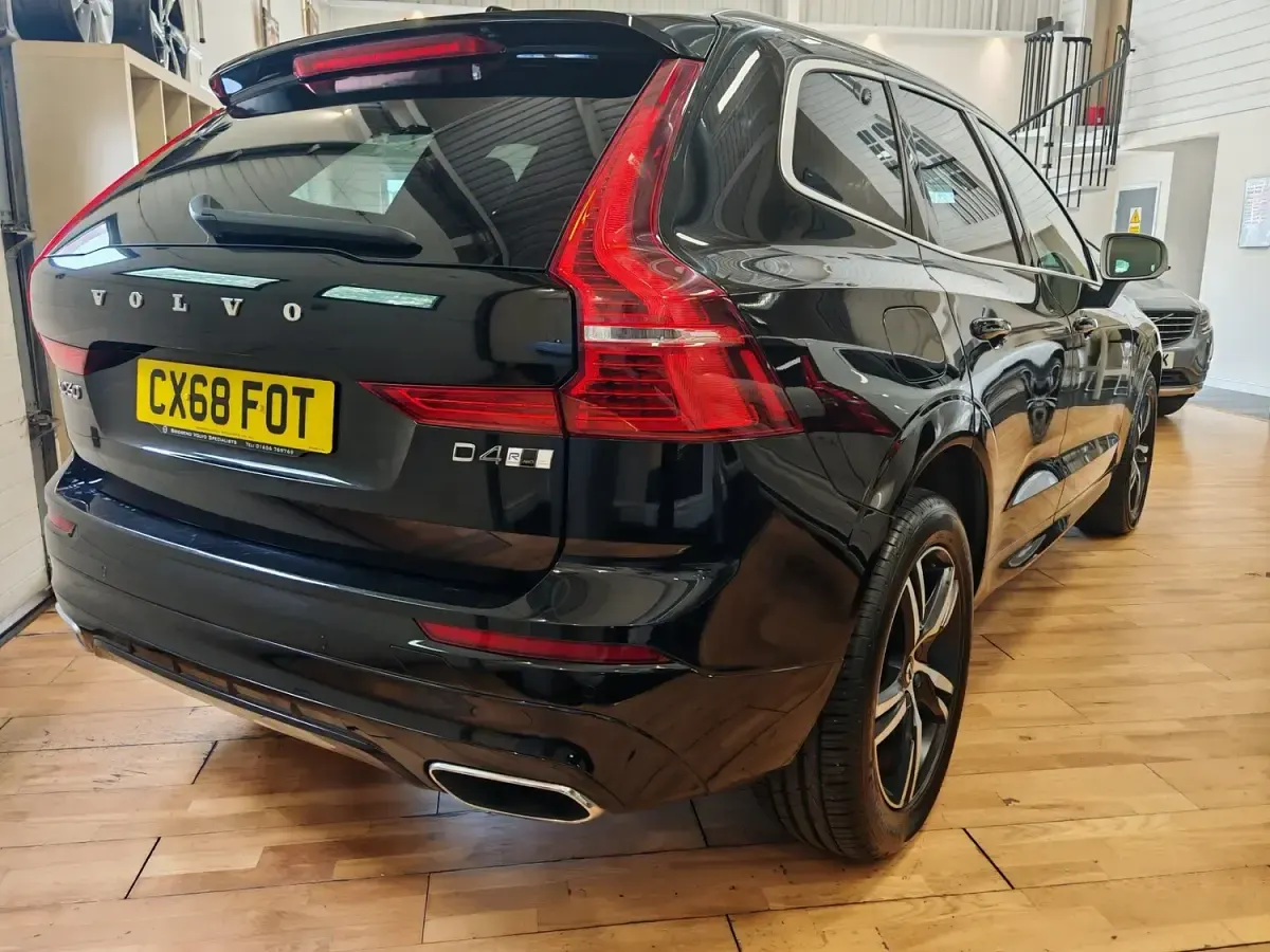 Used Volvo XC60 R-Design 2018 Black SUV