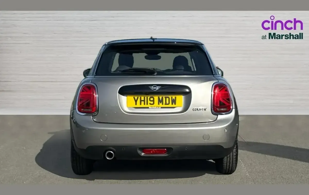Used Mini Cooper Classic 134 HP (98 kW) 2019 Silver Hatchback