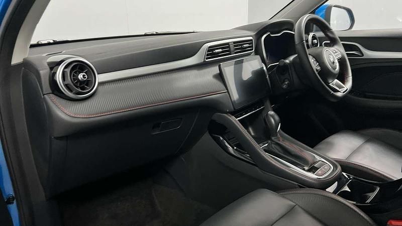 Image 2/4
