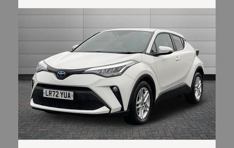 Used Toyota C-HR 122 HP (89 kW) 2022 Pure white SUV