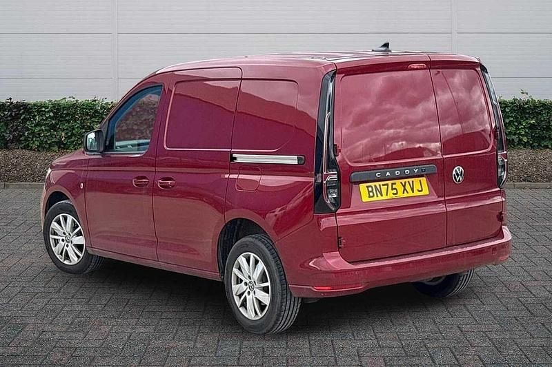 Used VW Caddy Pro 122 HP (89 kW) 2025 Red MPV