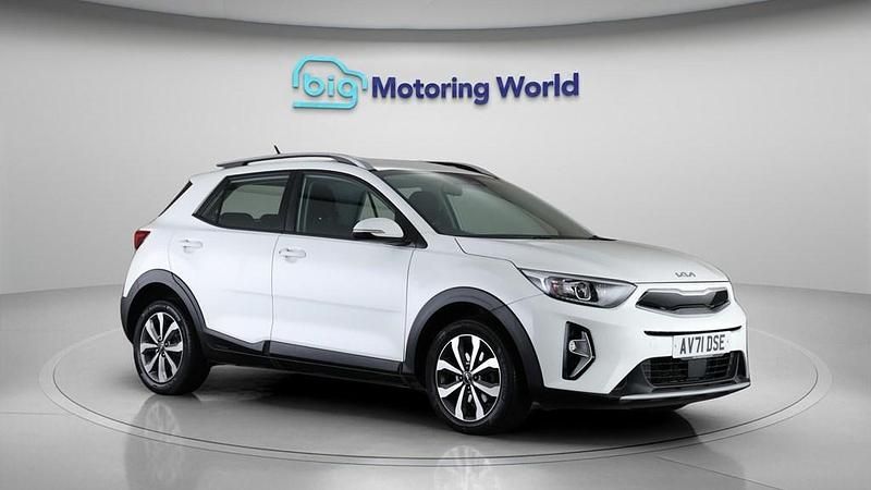 Used Kia Stonic 99 HP (72 kW) 2021 White SUV