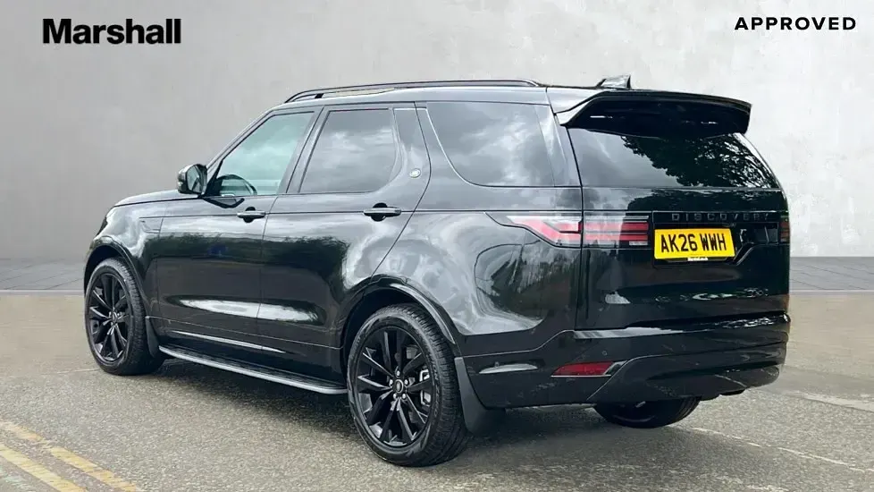 New Land Rover Discovery SE Dynamic 350 HP (257 kW) 2026 Santorini black SUV
